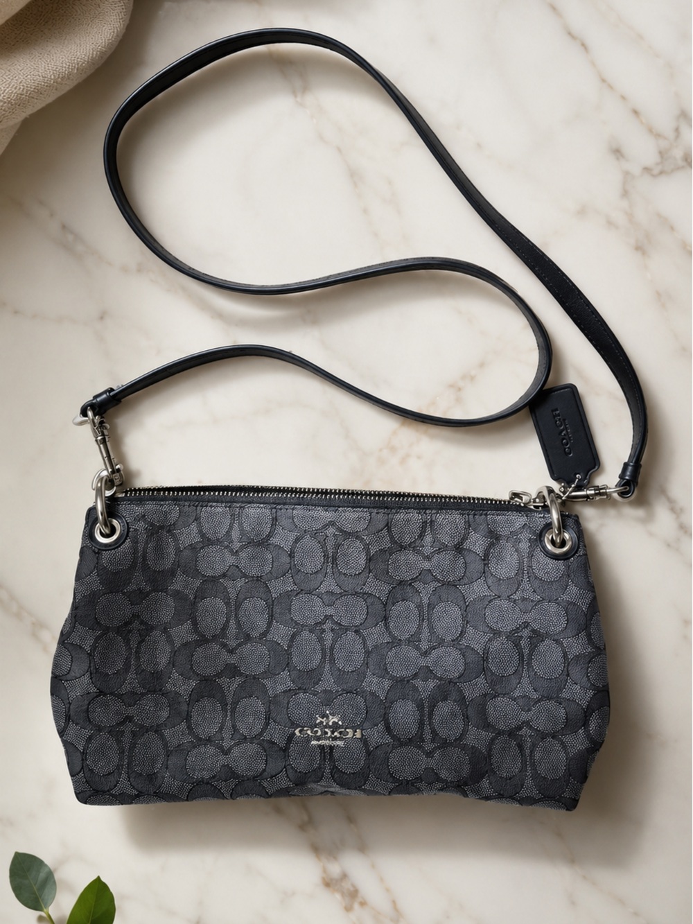 Coach Black Leather Interior Patch Crossbody excellent condition 😍